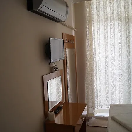 Oztay Hotel *
